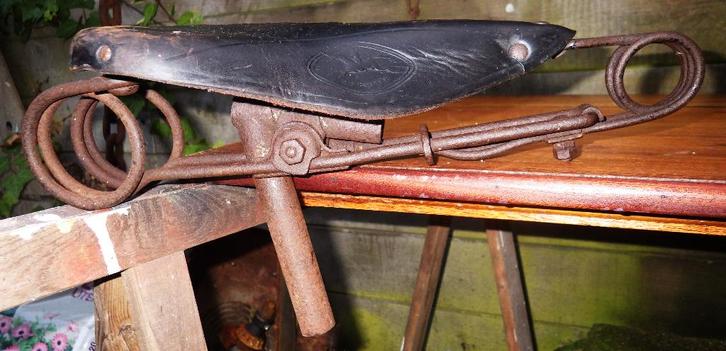 * Oud fietszadel* de ruiter 43 cm lang, Antiek en Kunst, Curiosa en Brocante, Ophalen of Verzenden