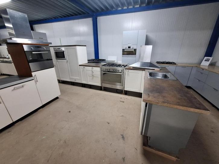 Complete keuken Compleet met APP 120Keukens op voorraad 2778, Huis en Inrichting, Keuken | Complete keukens, Zo goed als nieuw