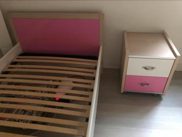 90cm bed x 200 kwaliteit vroomshoop incl lat + nachtk ouiwie