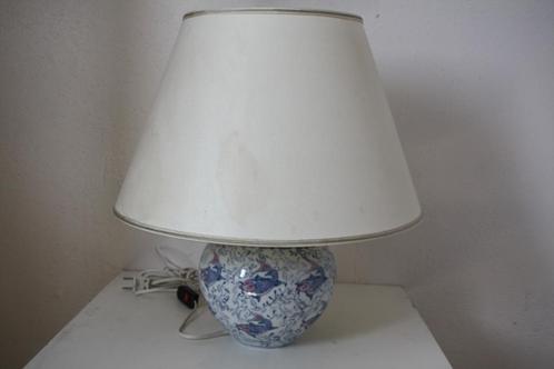 Ronde tafellamp/ vaaslamp met decoratie vissen en ronde kap, Huis en Inrichting, Lampen | Tafellampen, 50 tot 75 cm, Ophalen of Verzenden
