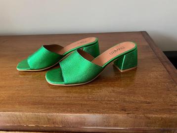 Nieuw leren muiltjes met 6 cm hakje metallic groen mt 37 beschikbaar voor biedingen