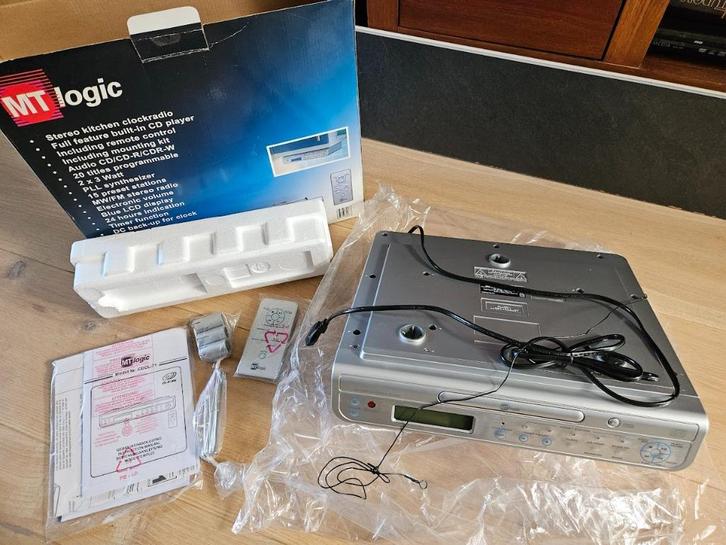 MTLogic Onderbouw klokradio + cd speler & afstandsbediening, Audio, Tv en Foto, Cd-spelers, Zo goed als nieuw, Overige merken