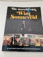 De Wereld van Wim Sonneveld - Boek, Ophalen of Verzenden, Gelezen, Diverse, Kunst en Cultuur