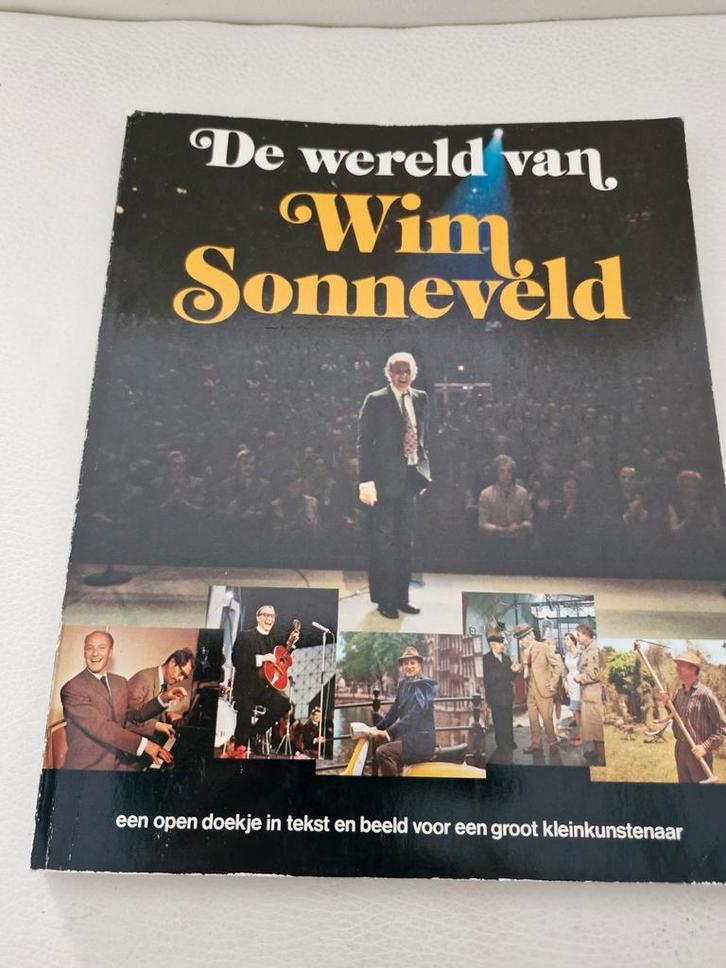 De Wereld van Wim Sonneveld - Boek, Boeken, Biografieën, Gelezen, Kunst en Cultuur, Ophalen of Verzenden