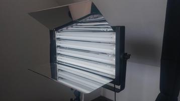 2x Lupo Quadrilight 2000 Filmlampen beschikbaar voor biedingen