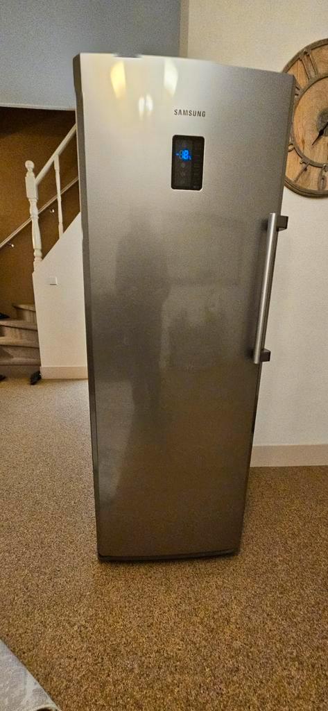 Samsung Vriezer - Vrijstaand Model, Witgoed en Apparatuur, Koelkasten en IJskasten, Met aparte vriezer, 200 liter of meer, 160 cm of meer