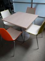 Nette vierkante tafel met metalen poot, Huis en Inrichting, Tafels | Eettafels, Ophalen, Vierkant, 50 tot 100 cm, 50 tot 100 cm