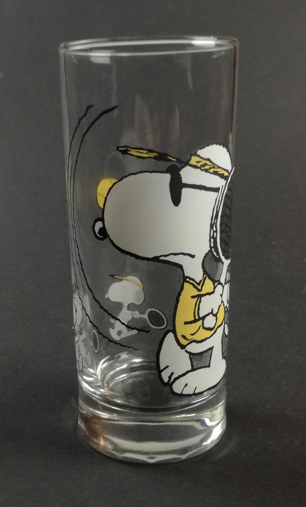 SNOOPY / PEANUTS Glas "Tennis" 80's 90's Charles M. Schultz, Verzamelen, Stripfiguren, Gebruikt, Gebruiksvoorwerp, Snoopy, Verzenden