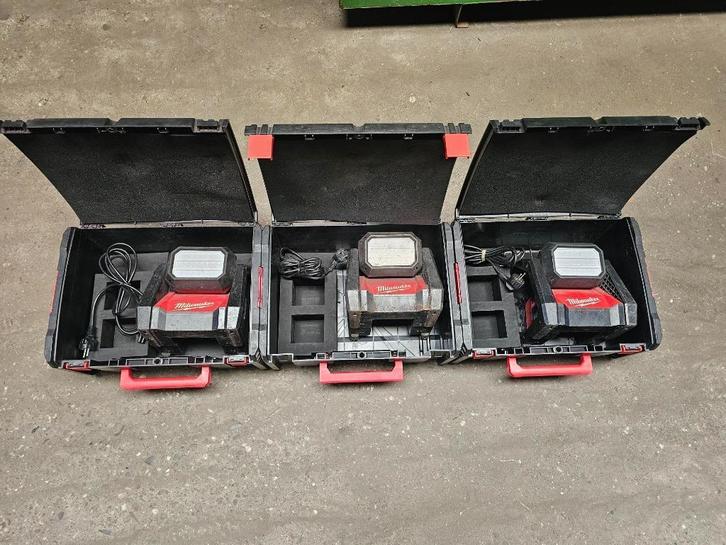 Milwaukee M18 HOAL ledlamp verlichting bouwlamp, Doe-het-zelf en Verbouw, Bouwverlichting, Gebruikt, Lamp met armatuur, Minder dan 50 watt