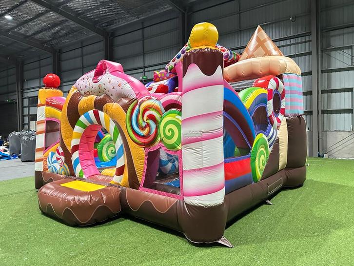 Springkussen “Candy” te huur, Hobby en Vrije tijd, Feestartikelen | Verhuur, Zo goed als nieuw, Overige, Ophalen of Verzenden