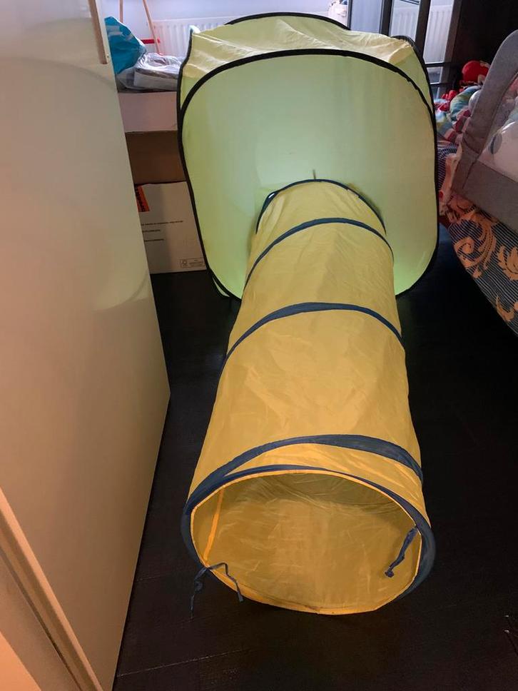 Speeltent met tunnel Groen - Dobbelsteen, tipi, Kinderen en Baby's, Speelgoed | Speeltenten, Ophalen