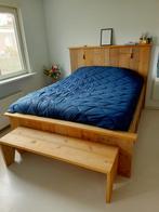 Bed met bijpassende nachtkastjes en bankje, Huis en Inrichting, Slaapkamer | Bedden, Ophalen, Tweepersoonsbed, Gebruikt, Bruin