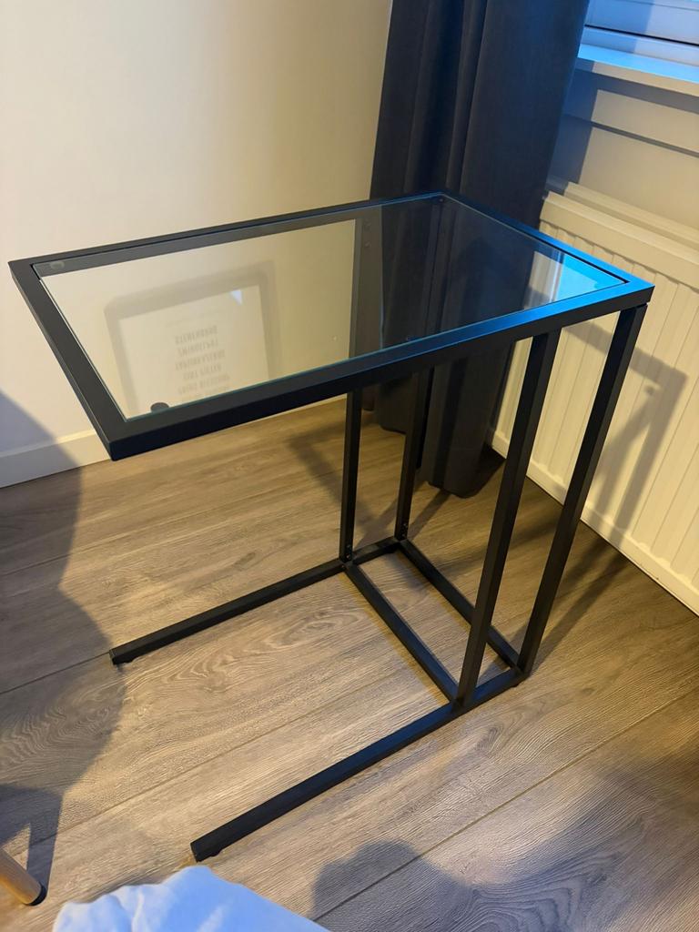 Ikea Handig bijzettafeltje / laptoptafel - Zo goed als nieuw, Huis en Inrichting, Tafels | Bijzettafels, Zo goed als nieuw, Rechthoekig