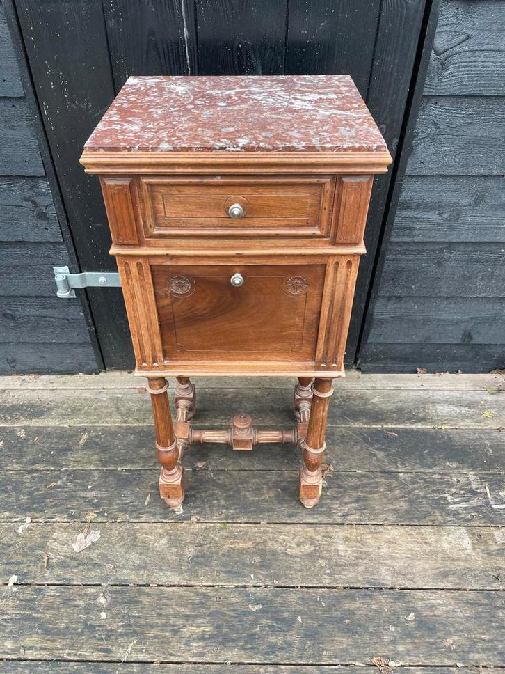 Antiek nachtkastje met marmeren blad, Antiek en Kunst, Antiek | Woonaccessoires, Ophalen