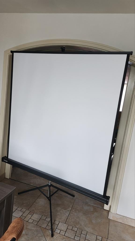 Projectiescherm 145x145 cm mat wit op statief, Audio, Tv en Foto, Projectieschermen, Ophalen of Verzenden, Handmatig, Gebruikt