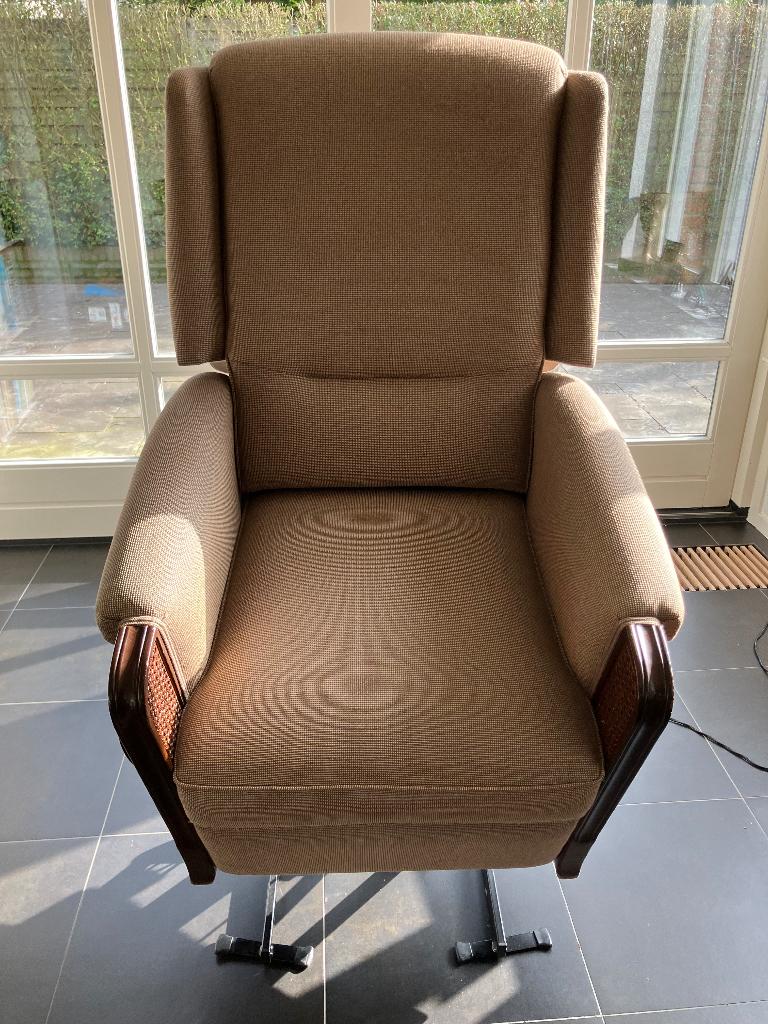 Sta - op stoel, Ophalen, Gebruikt, 75 tot 100 cm, 50 tot 75 cm