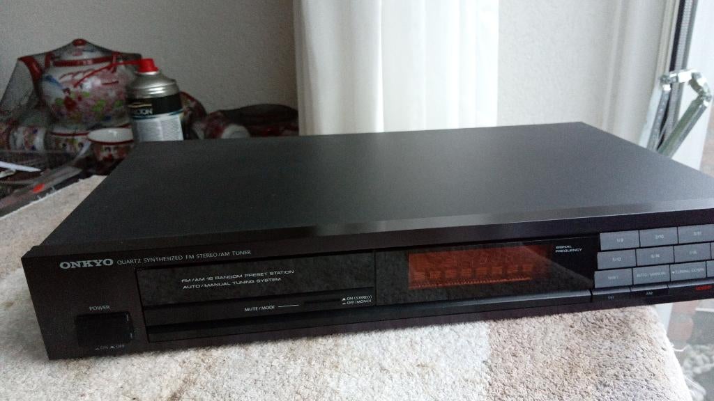 Tuner Onkyo Quartz T 4130  in uitstekende staat., Ophalen of Verzenden, Zo goed als nieuw