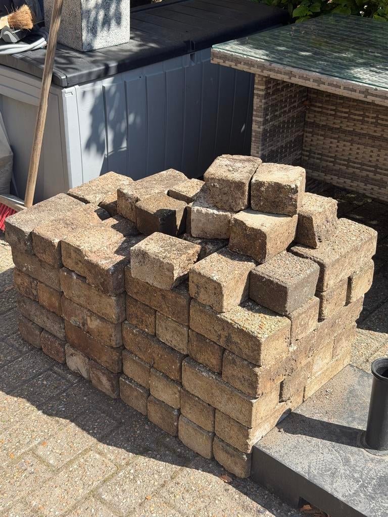 80 Gebruikte betonklinkers, Ophalen, Gebruikt, Klinkers, Minder dan 5 m²