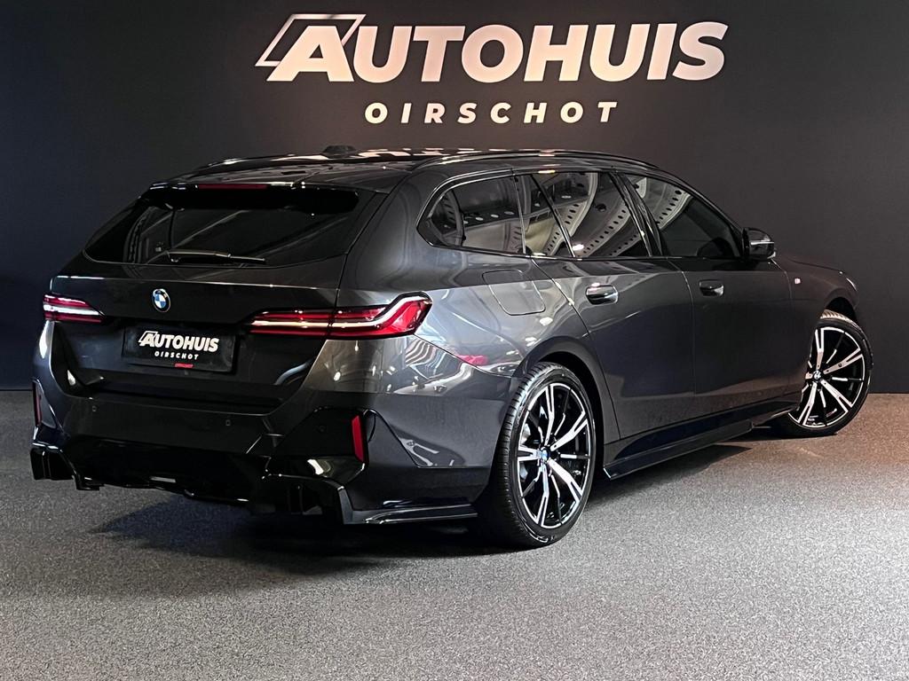 BMW 5-serie Touring 520i High Executive Edition M Trekhaak/, Auto's, Automaat, 1998 cc, Achterwielaandrijving, Gebruikt