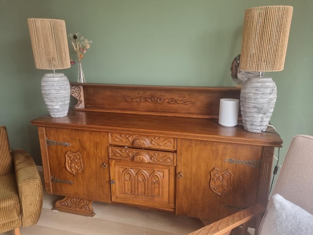 Antiek eiken dressoir met houtsnijwerk, Ophalen, Eikenhout, 150 tot 200 cm, Met deur(en)