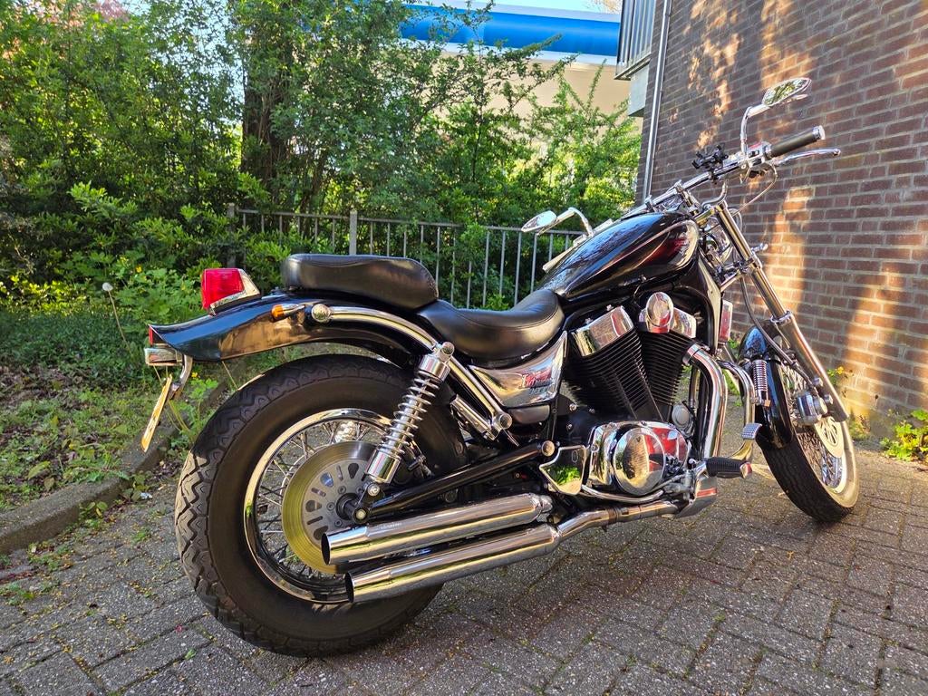 Suzuki Intruder 1400 - Krachtige chopper, Cardan-aandrijving, 2 cilinders, Gebruikt, Particulier