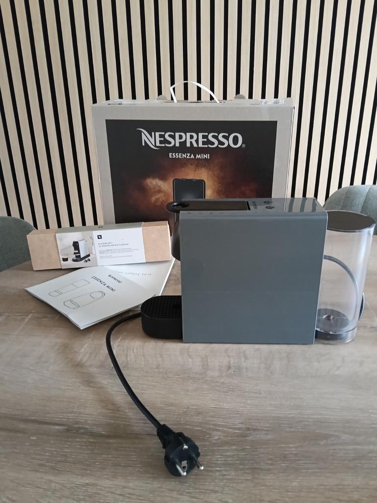 Nespresso Essenza Mini - Zo goed als nieuw, Witgoed en Apparatuur, Koffiezetapparaten, Ophalen, Zo goed als nieuw, Espresso apparaat