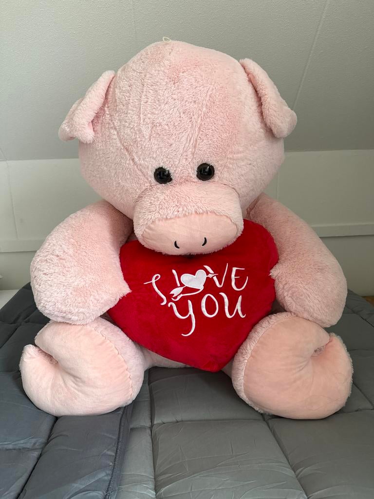 Levensgrote roze knuffel varken met hart, Ophalen, Overige typen, Zo goed als nieuw, Met kleding of accessoire