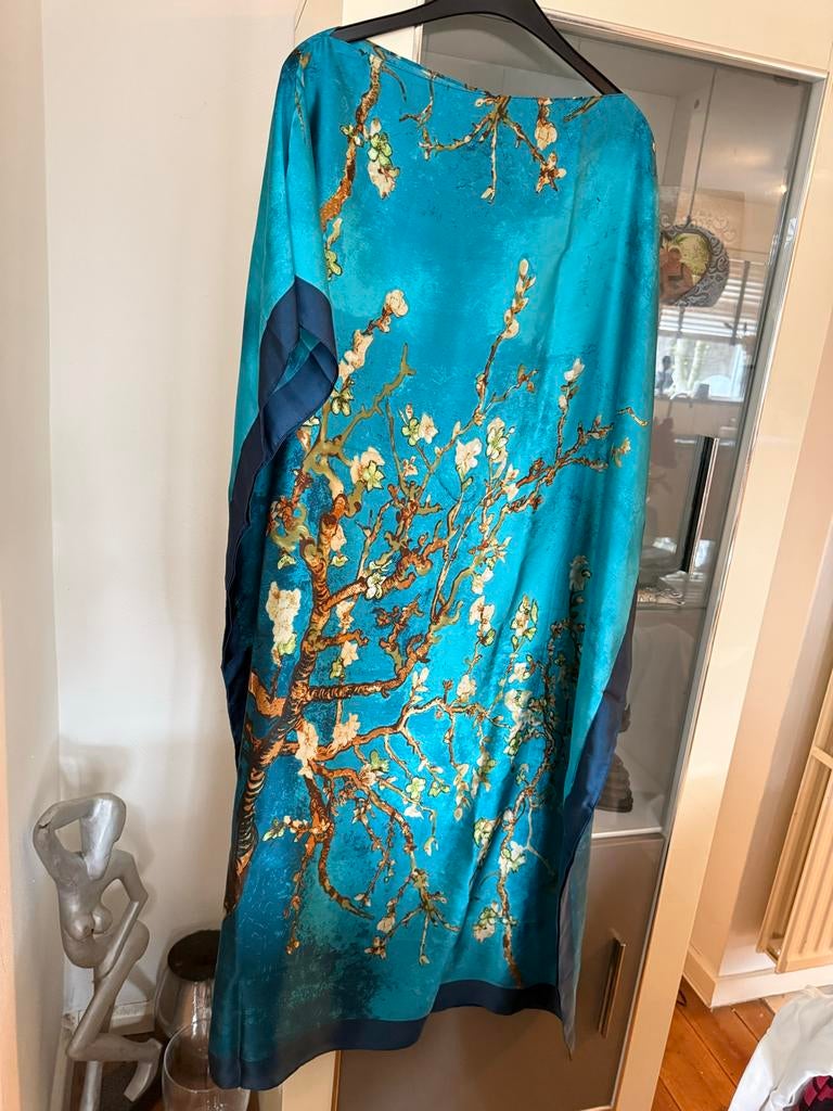 Chic Me kaftan blauw met beige print maat 52/54, Ophalen of Verzenden, Nieuw, Blauw, Jurk