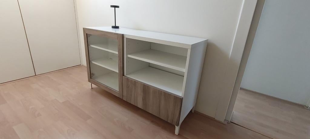 Nette Besta dressoir van Ikea, Huis en Inrichting, Kasten | Dressoirs, Ophalen, Glas, Zo goed als nieuw, Modern en tijdloos