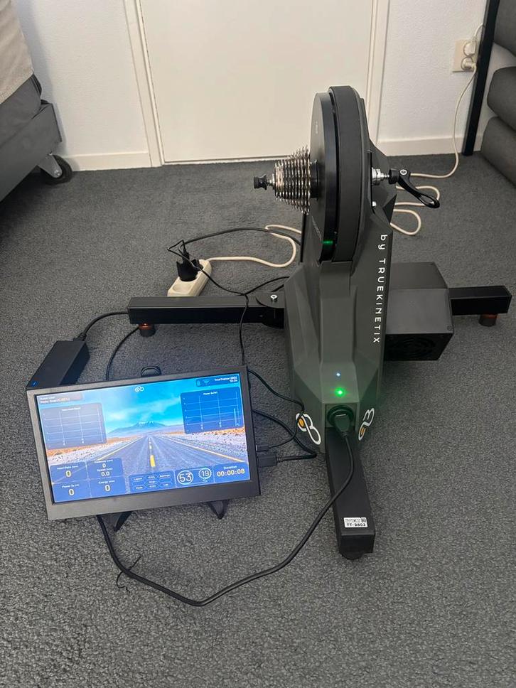 Truekinetix truetrainer incl scherm, Sport en Fitness, Wielrennen, Gebruikt, Overige typen, Ophalen
