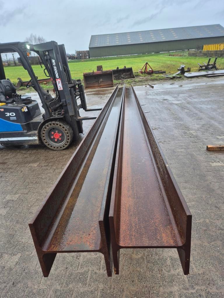2 heb 300 balken 8.30 lang, Ophalen