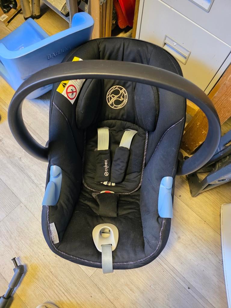 Autostoel baby merk Cybex., Kinderen en Baby's, Autostoeltjes, Gebruikt, Isofix, 0 t/m 13 kg, Ophalen