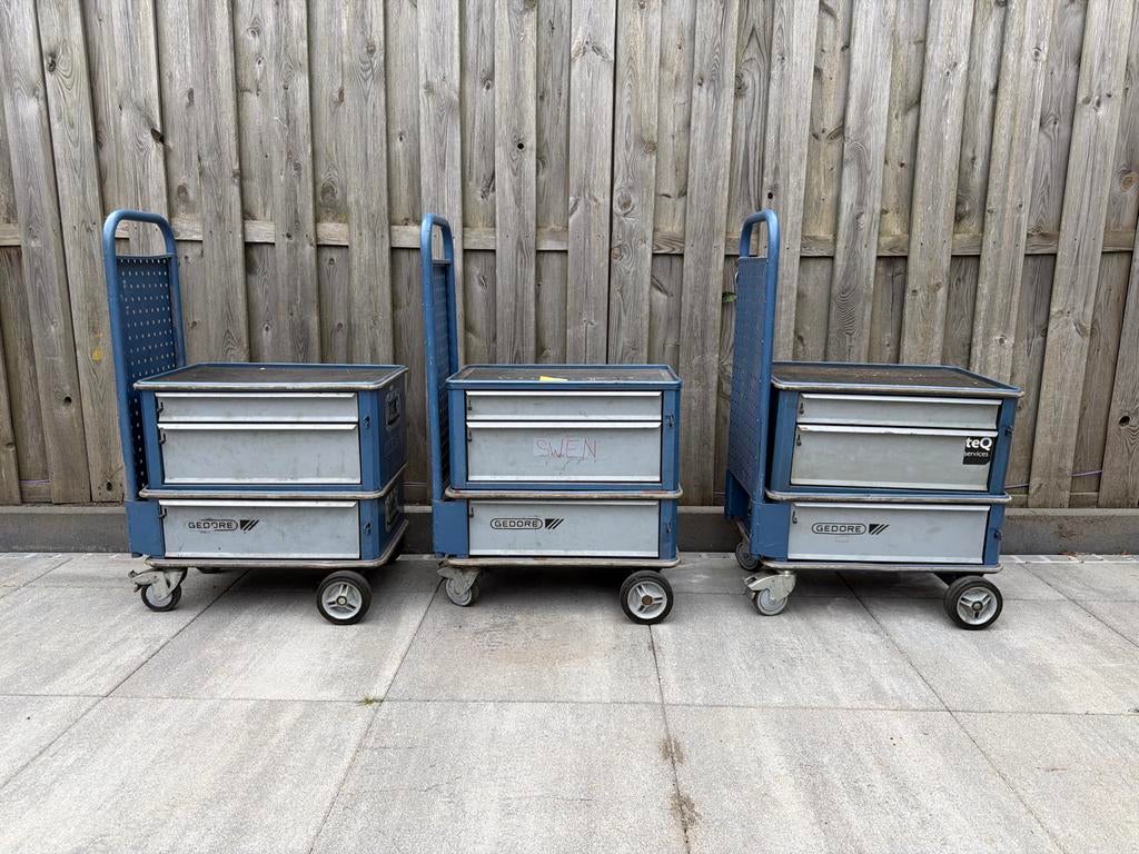 3x Gedore 1585 Gereedschapswagens met Kisten, Ophalen, Gebruikt