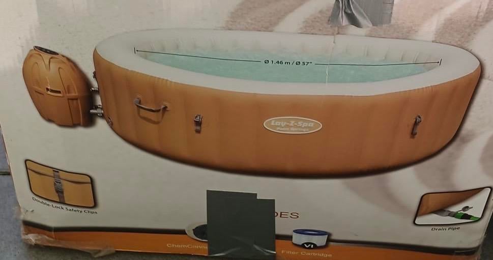 Opblaasbare Jacuzzi, Tuin en Terras, Ophalen, Zo goed als nieuw, Afdekzeil, Opblaasbaar