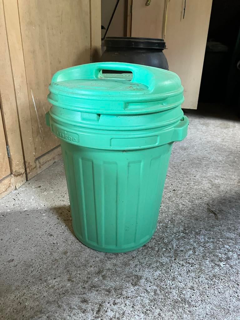 Voertonnen Agradi 40liter2x, Dieren en Toebehoren, Ophalen of Verzenden, Gebruikt