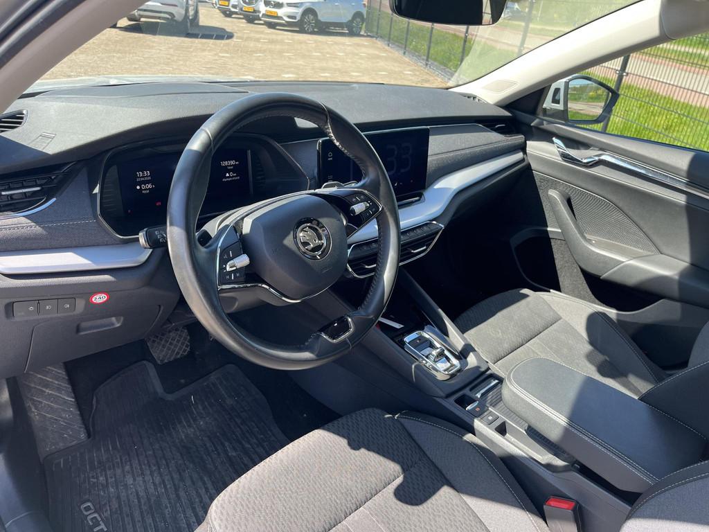Skoda Octavia Combi 1.4 e-TSI Business Edition Plus Led, Nav, Stof, Euro 6, 4 cilinders, 150 pk