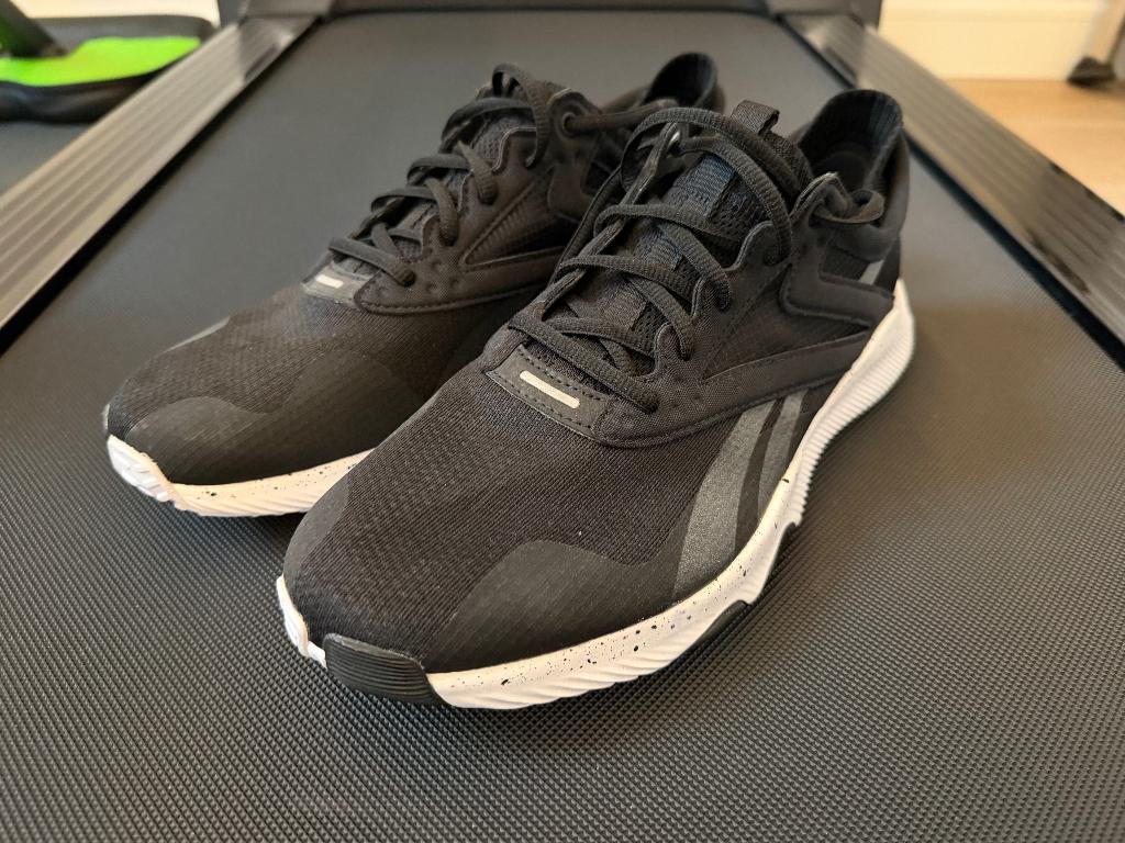 Reebok HIIT TR Trainingsschoenen Zwart/Wit Maat 44, Kleding | Heren, Schoenen, Ophalen of Verzenden, Zo goed als nieuw, Reebok