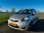 Toyota Aygo 1.0 12V Navigator - Airco - Carplay - 5 deurs, Voorwielaandrijving, Stof, Zwart, 4 stoelen
