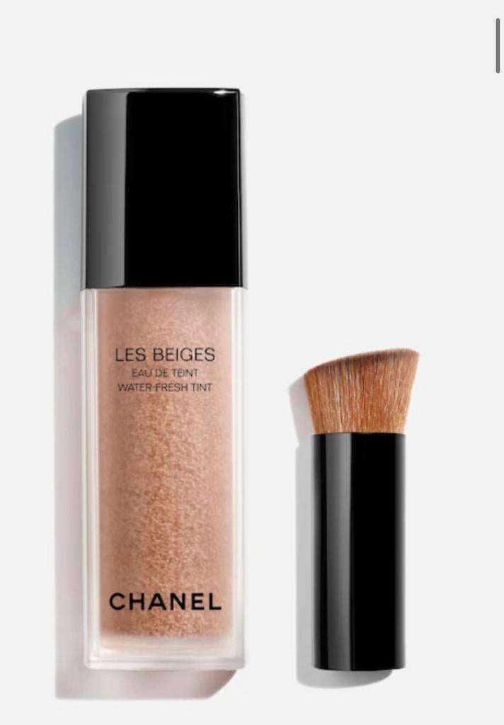 CHANEL Les Beiges eau de teint medium light 30ml nog verpakt, Sieraden, Tassen en Uiterlijk, Uiterlijk | Cosmetica en Make-up