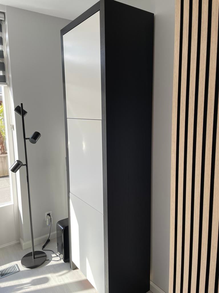 Mooie stijlvolle moderne Hoge kast  Moduloo, Huis en Inrichting, Kasten | Wandmeubels, Ophalen, Met deur(en), 200 cm of meer, Zo goed als nieuw