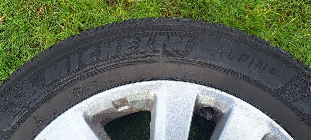 Michelin Alpin 6 winterbanden op Forester 2012 LM-velgen, Ophalen, Gebruikt, 255 mm, Banden en Velgen