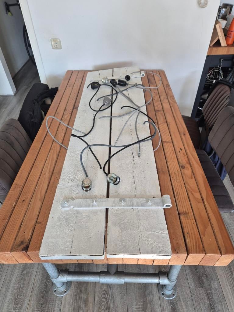 Unieke handgemaakte hanglamp van hout en metaal, Ophalen, Industrieel, Landelijk, Zo goed als nieuw, Minder dan 50 cm