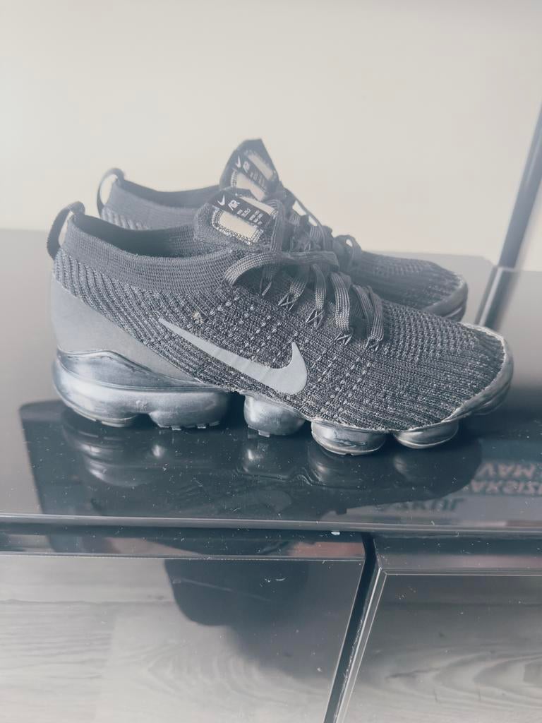 Nike Air VaporMax Flyknit 3 - Maat 42,5, Ophalen of Verzenden, Zo goed als nieuw, Zwart, Sneakers of Gympen