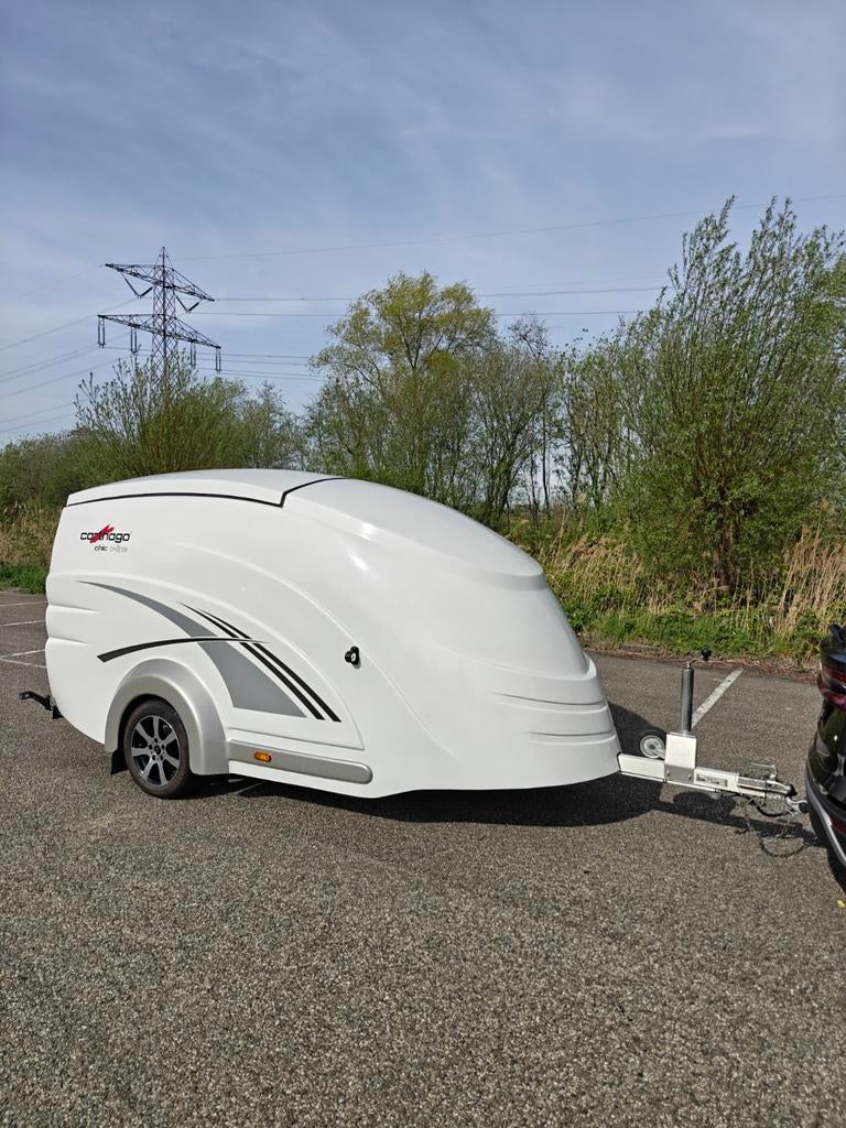 Polyester gesloten motor aanhanger 750KG, Auto diversen, Aanhangers en Bagagewagens, Ophalen of Verzenden, Zo goed als nieuw