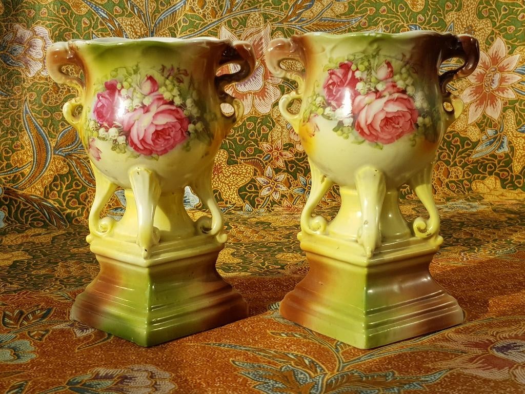 Mooi stel antieke vaasjes uit Engeland van porselein 14,7 cm