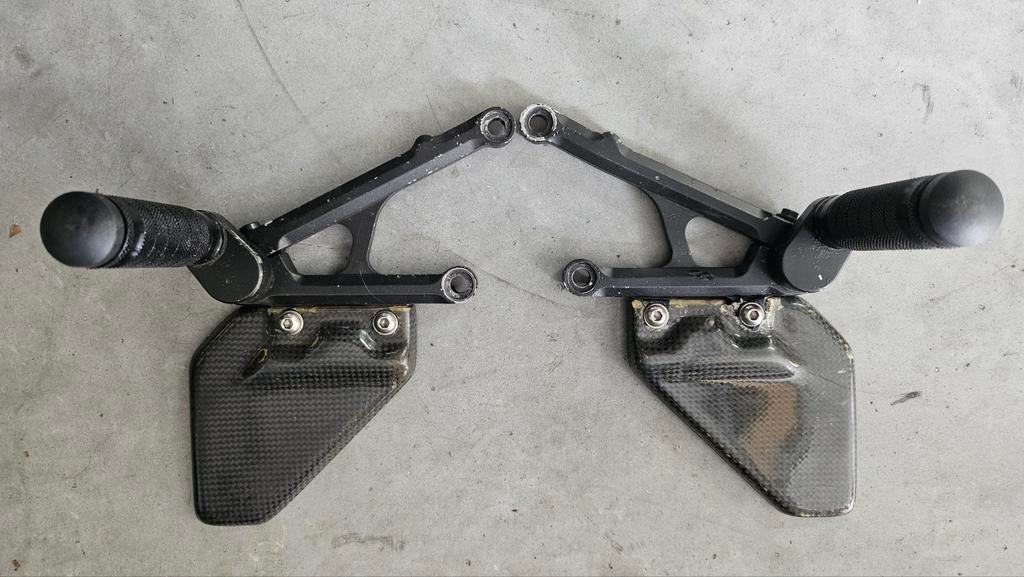 Voetsteunen Aprilia RSV Mille - Gebruikt, Motoren, Onderdelen | Overige, Ophalen of Verzenden, Gebruikt