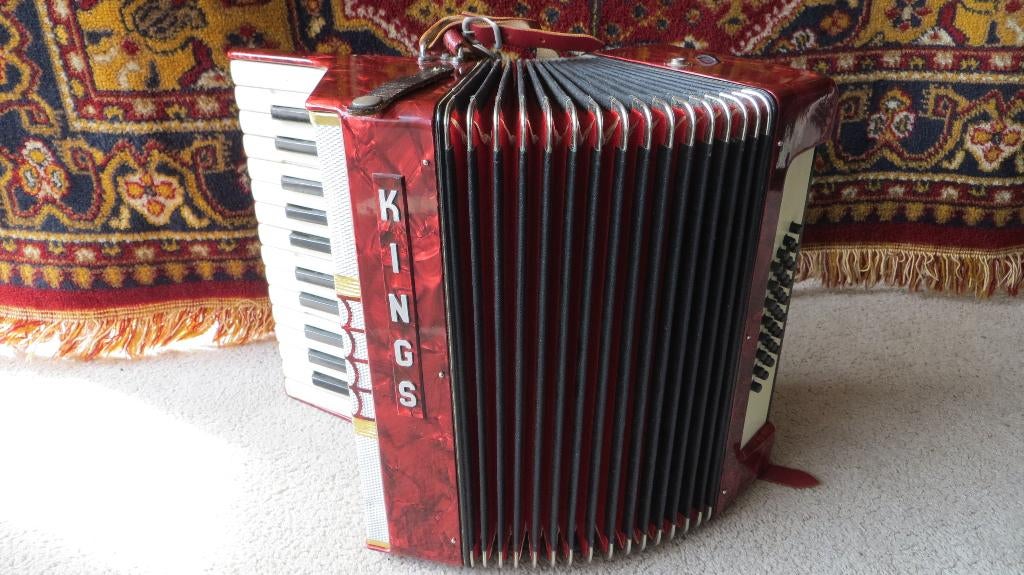 Kings accordeon, Muziek en Instrumenten, Accordeons, Gebruikt, 32-bas, Met koffer, Toetsaccordeon