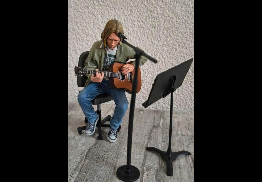 Kurt Cobain MTV unplugged / nirvana, Ophalen of Verzenden, Nieuw, Film, Actiefiguur of Pop