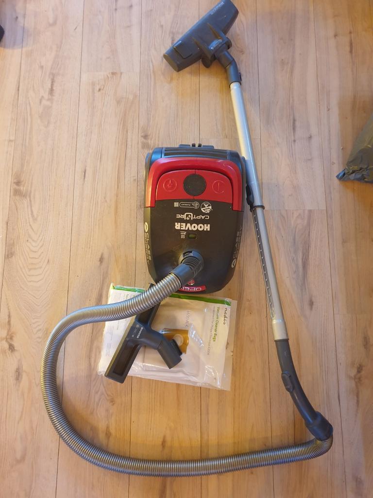 Hoover stofzuiger rood/zwart, Gebruikt, Stofzuiger, Minder dan 1200 watt, Ophalen
