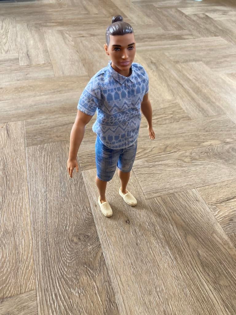 KEN uit 2017 van Mattel, Ophalen of Verzenden, Zo goed als nieuw, Barbie